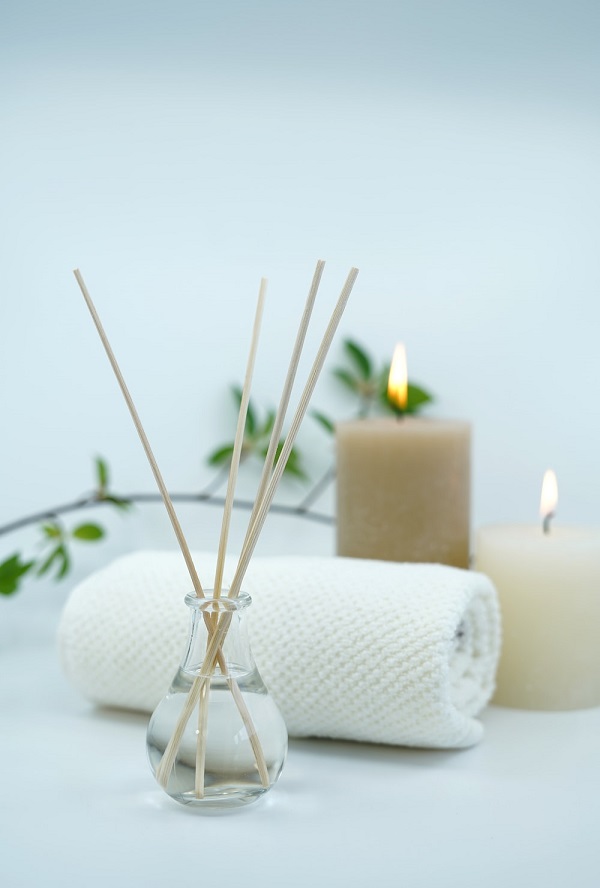 candles, towels and other spa tools in sea massage center DHA Karachi